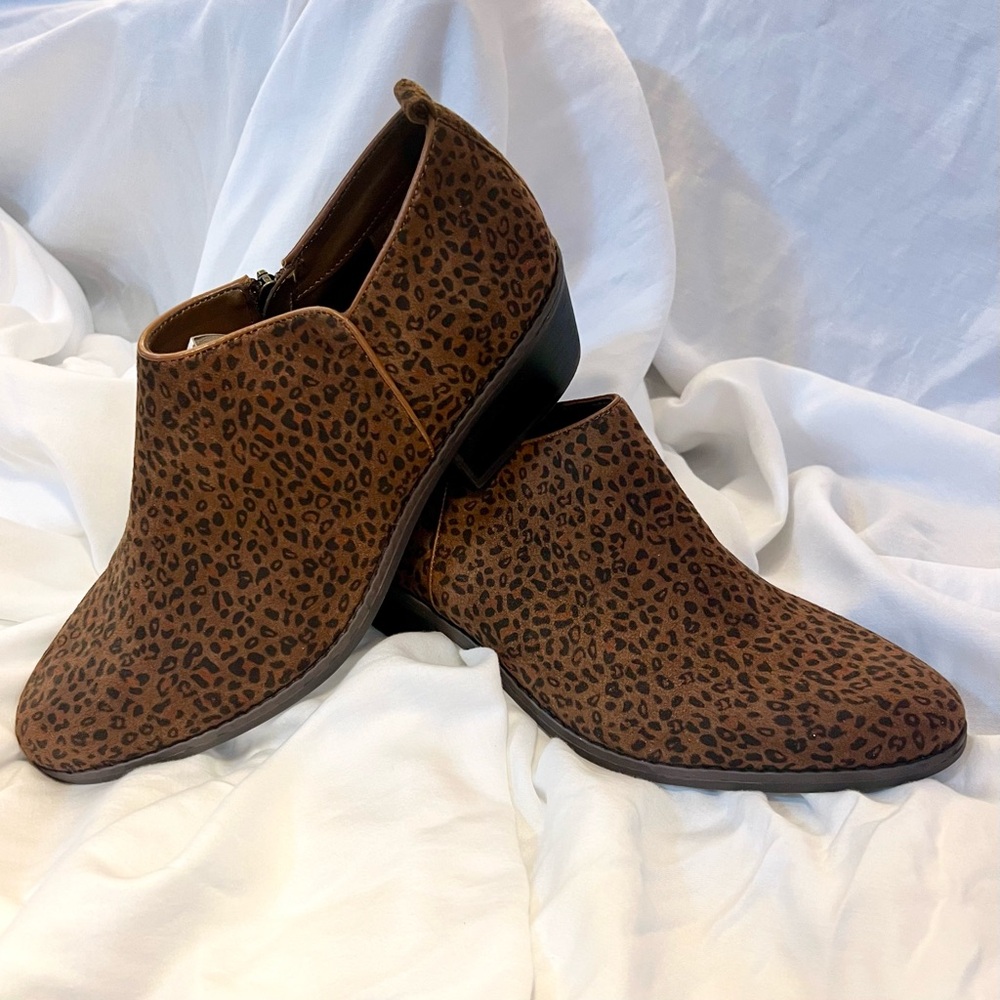 🆕  Eva & Zoe Women's Animal Print Suede Booties | Size 11